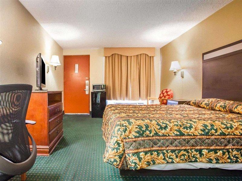 Rodeway Inn Mount Laurel Hwy 73 מראה חיצוני תמונה