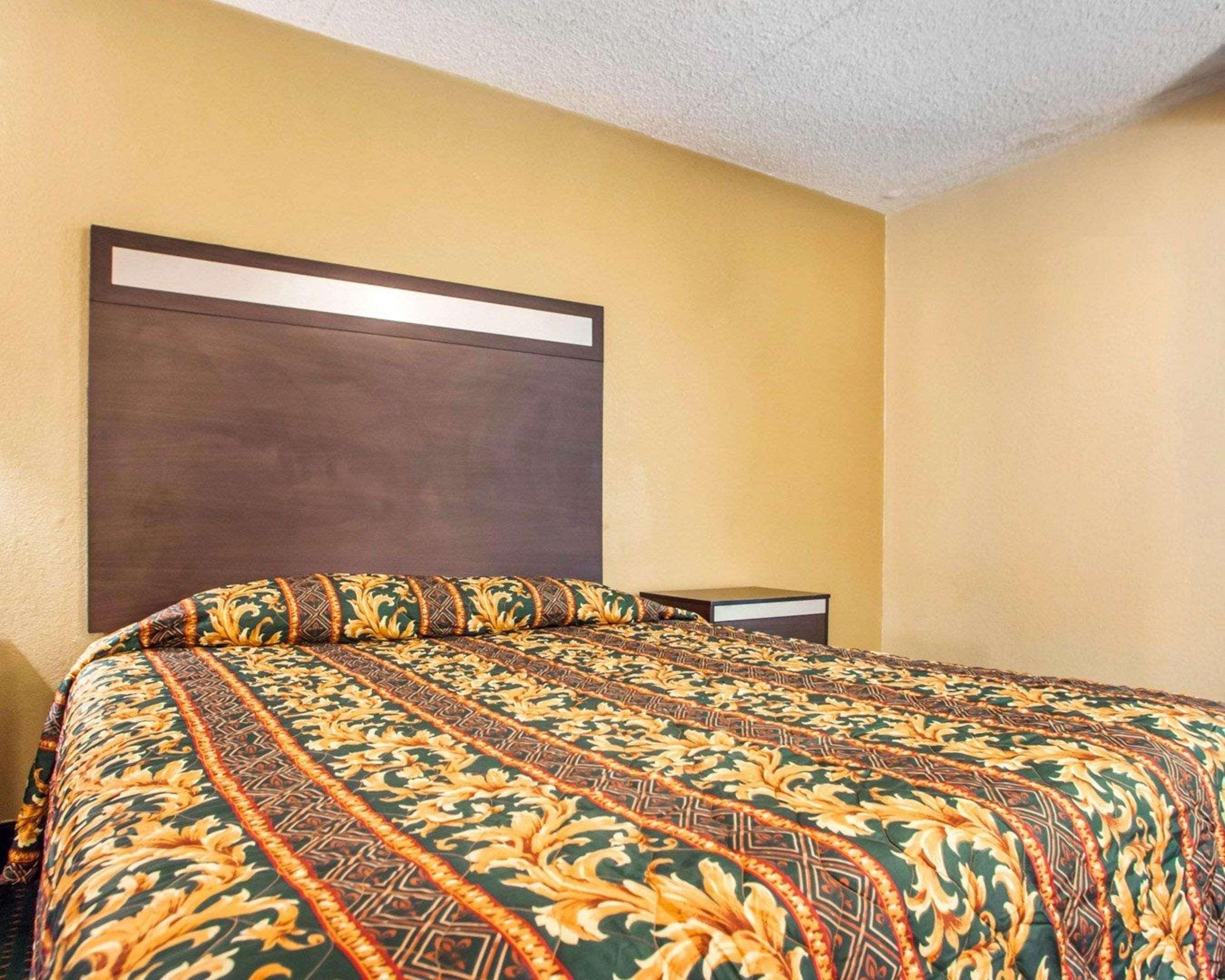 Rodeway Inn Mount Laurel Hwy 73 מראה חיצוני תמונה