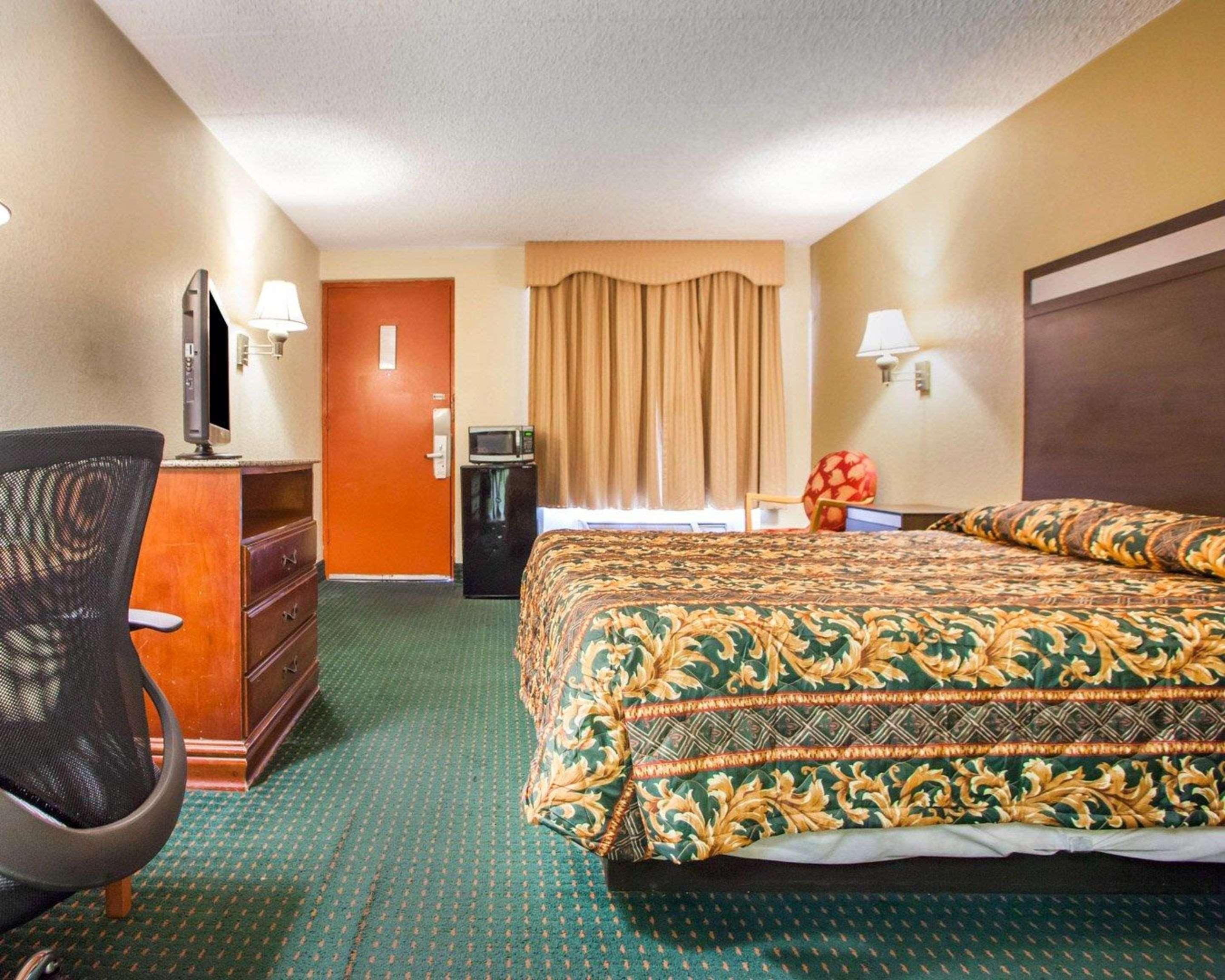 Rodeway Inn Mount Laurel Hwy 73 מראה חיצוני תמונה