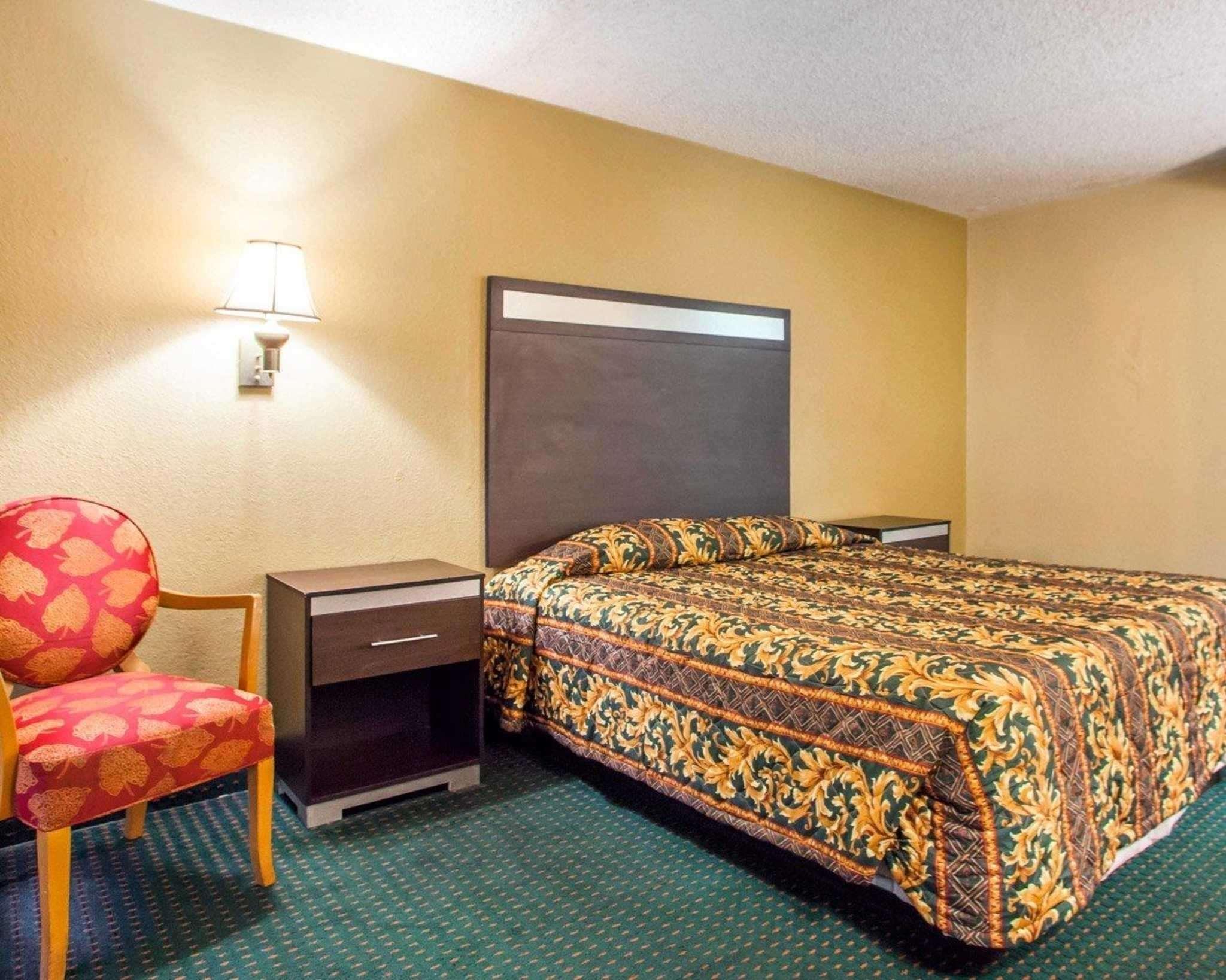 Rodeway Inn Mount Laurel Hwy 73 מראה חיצוני תמונה