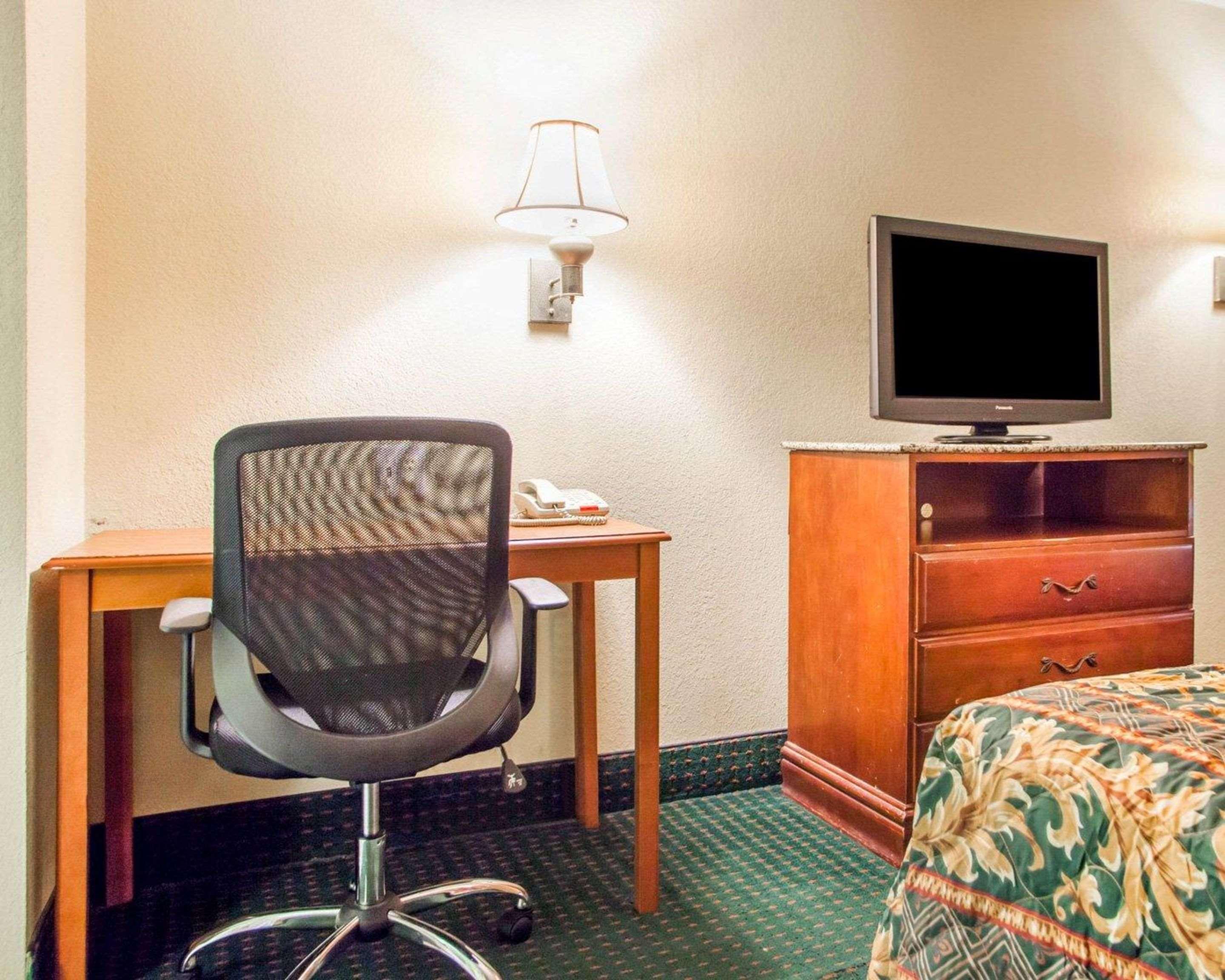 Rodeway Inn Mount Laurel Hwy 73 מראה חיצוני תמונה