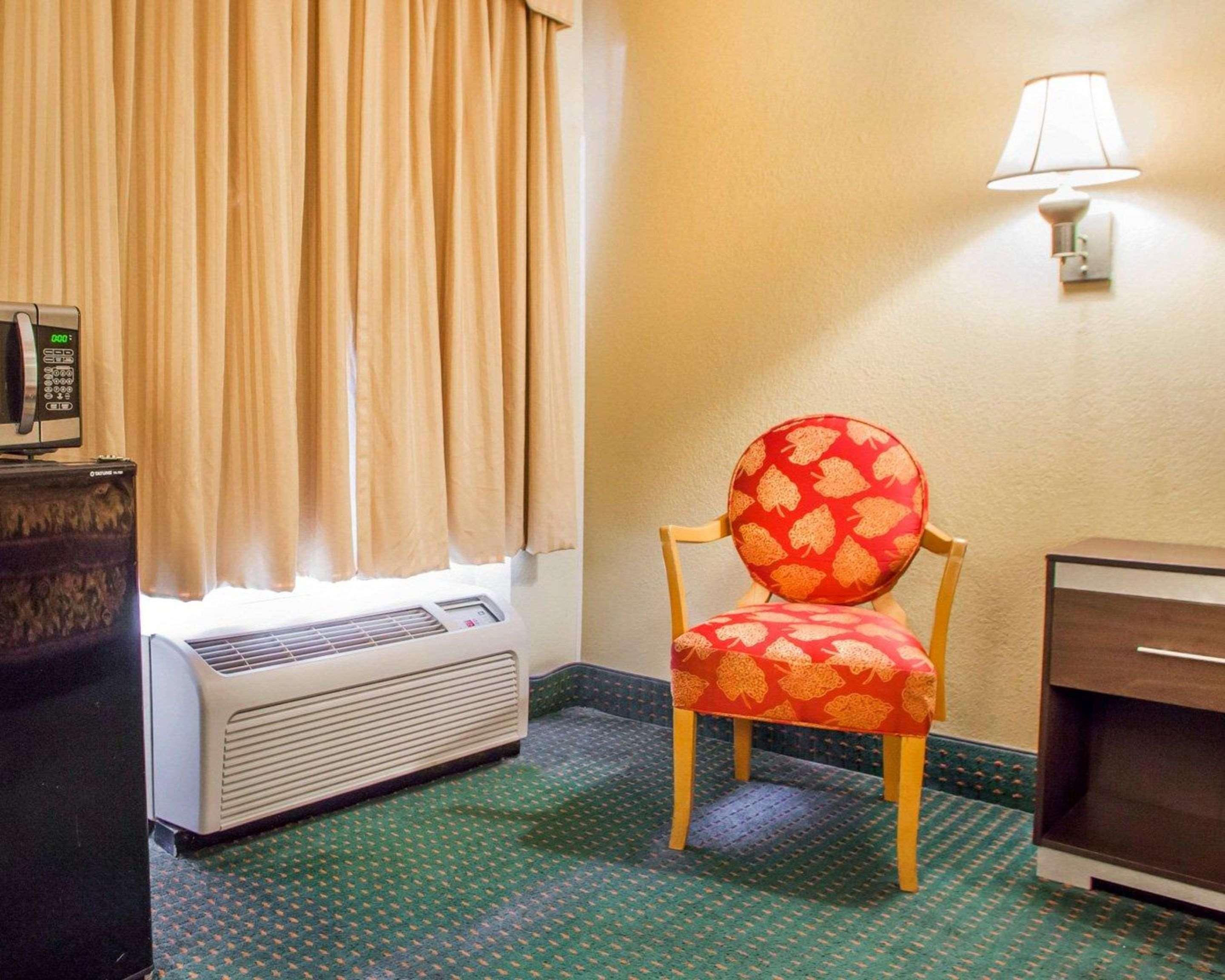Rodeway Inn Mount Laurel Hwy 73 מראה חיצוני תמונה